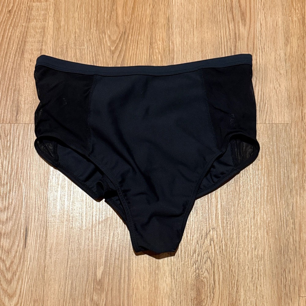 Black Lunalae pole bottoms